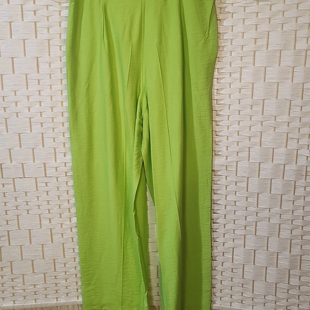 DKNY- NWT Bright Green Wide Leg Pants - Picture 6 of 8